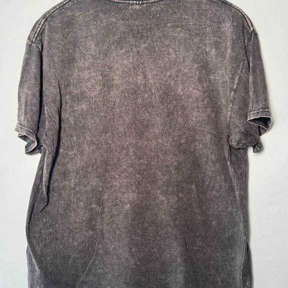 National Geographic Graphic T-Shirt – Size M/L – Explore More Tee - Picture 2 of 3